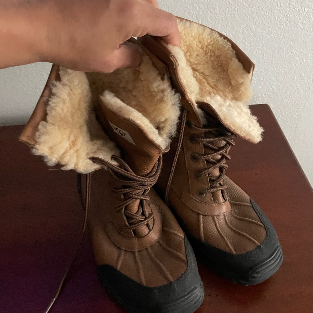 Ugh Adirondack boot